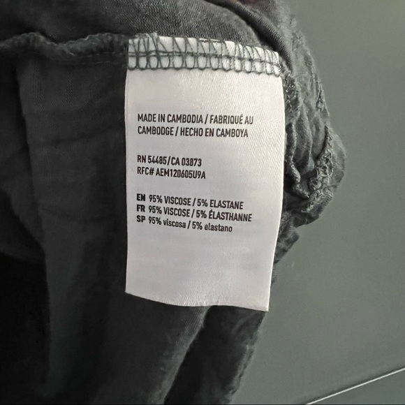 Feelin Free NYC Graphic Tee. - Picture 5 of 5